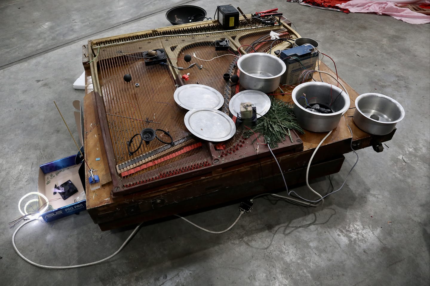Co-Creating Audio Pleasures: Wasting Sound Through Wasteful Means Participatory Performance